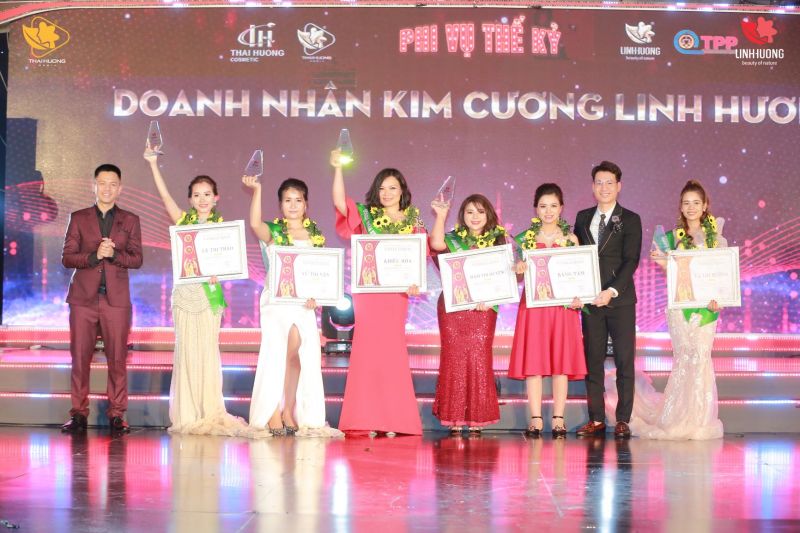 TOP 6 Doanh nhân Kim Cương Phi Vụ Thế Kỷ – những viên ngọc sáng của hệ thống mỹ phẩm Linh Hương năm 2019